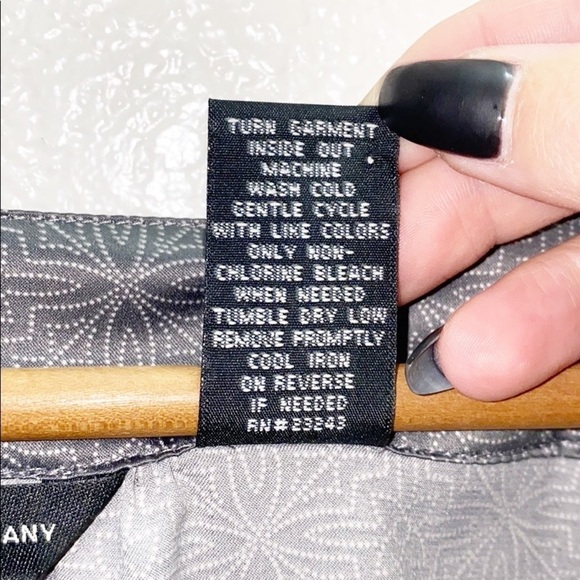 NY&Co Silver Square Neck Silky Patterned Blouse - Picture 6 of 10